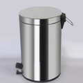 Pedal Duster Bin – (Kitchen Utilities)